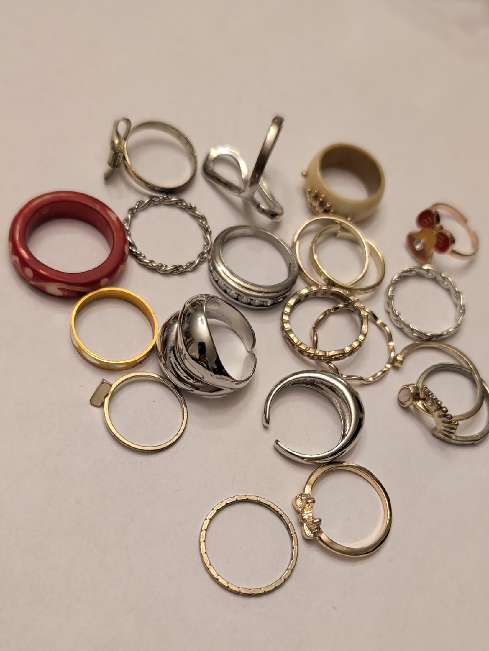 Mixed Women’s Fashion Ring Set in Gold, Silver, Red